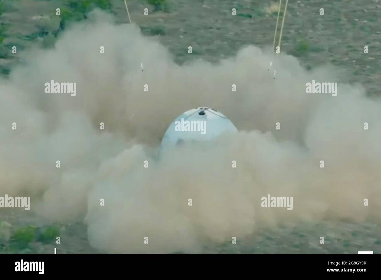 Blue origin new shepard july 2021 hi-res stock photography and images ...