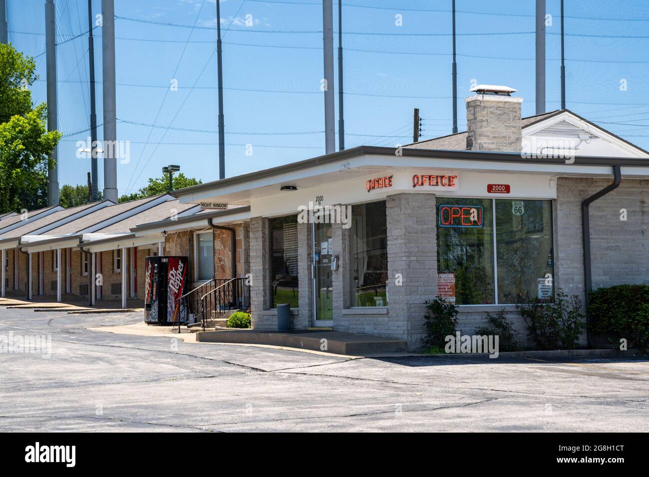 Springfield, Missouri - May 5, 2021: The office and rooms of the Rest Haven Court, a famous motel along historic Route 66 Stock Photo