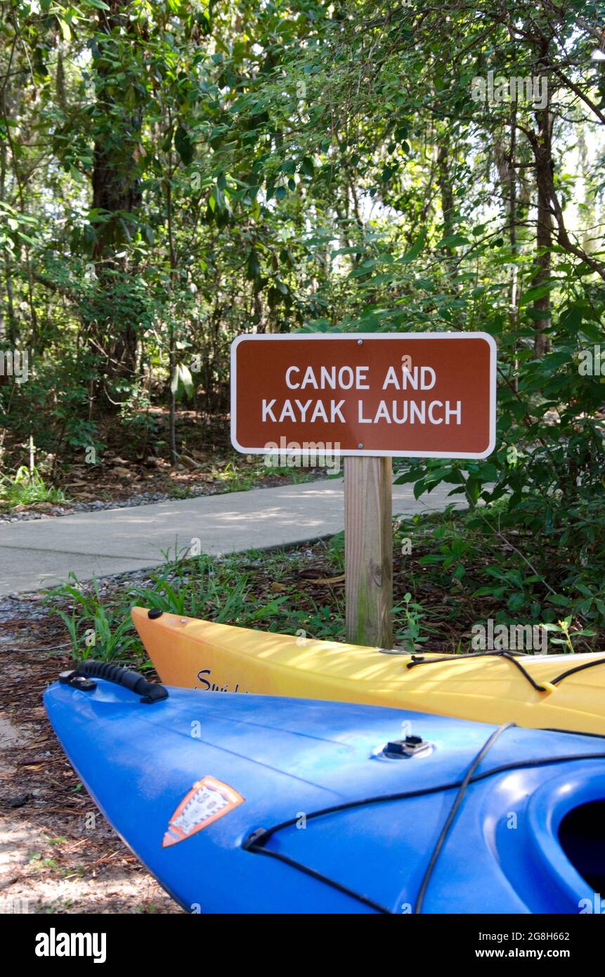 Canoe and kayak launch sign hires stock photography and images Alamy