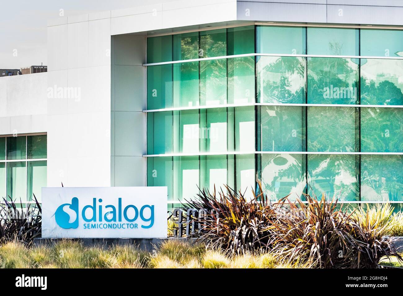 Dialog semiconductor plc hires stock photography and images Alamy