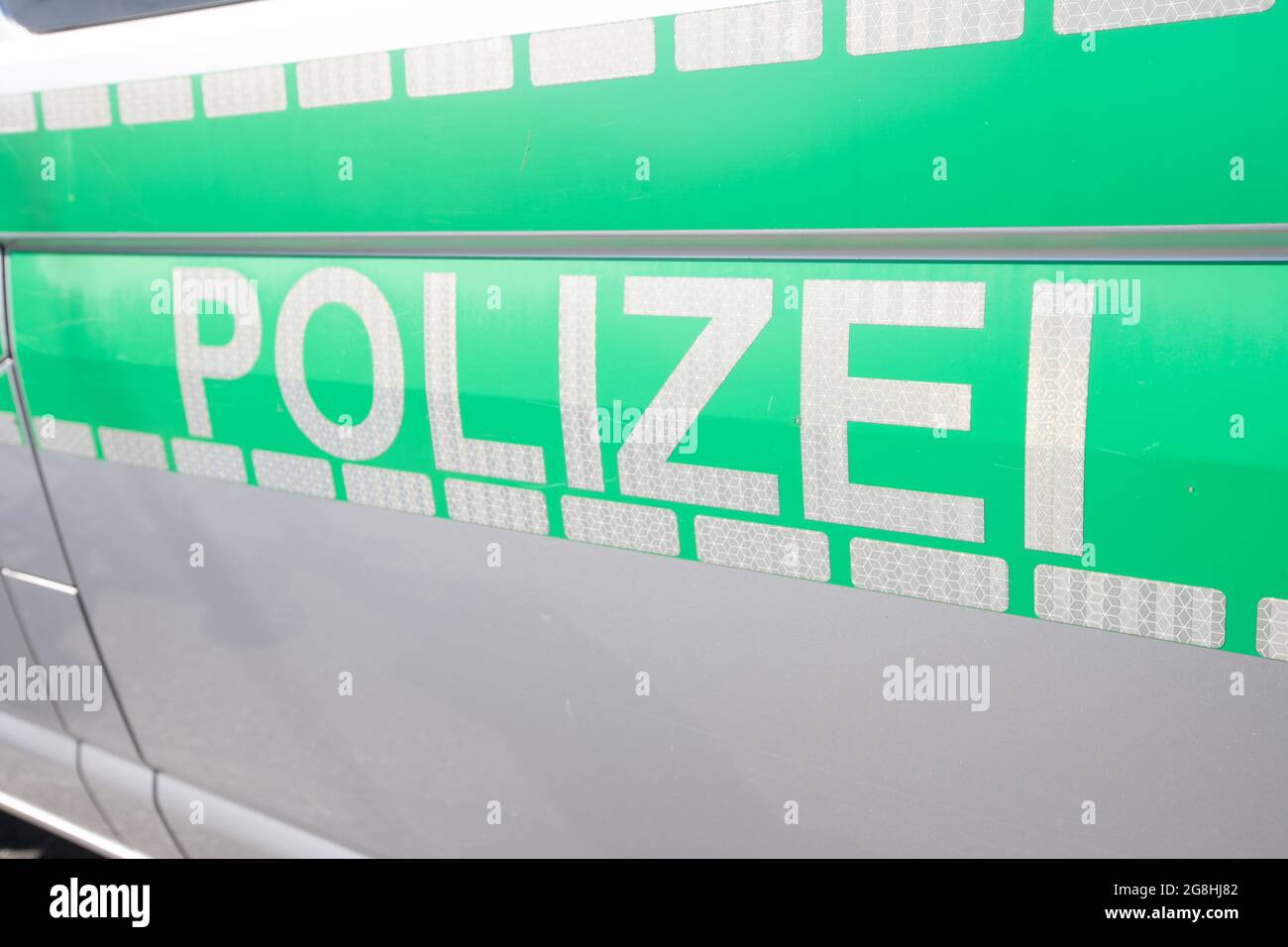 Polizeiwagen im Einsatz mit Blaulicht. (Photo by Alexander Pohl/Sipa USA) Credit: Sipa USA/Alamy Live News Stock Photo