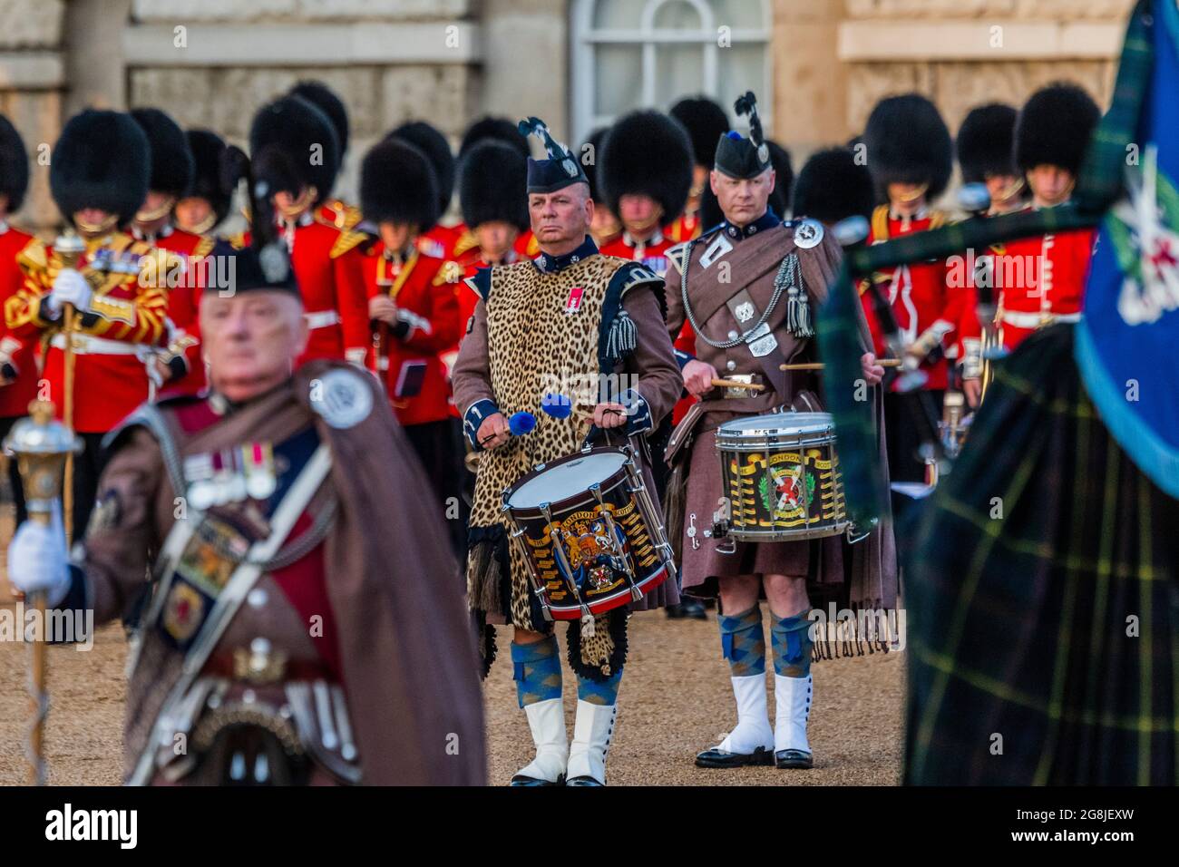 Pipes of the 1st battalion irish guards hires stock photography and