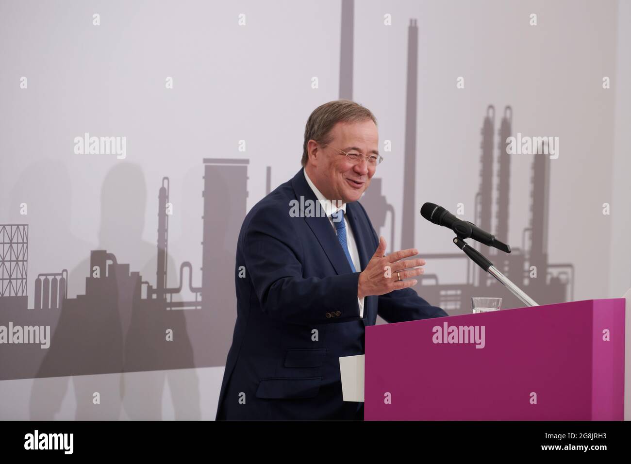 Im Chemie-Park Marl wurde am 8.7.2021 die Weltfroesste Polyamid-12 Anlage von Armin Laschet Ministerpraesident NRW eingeweiht. Stock Photo