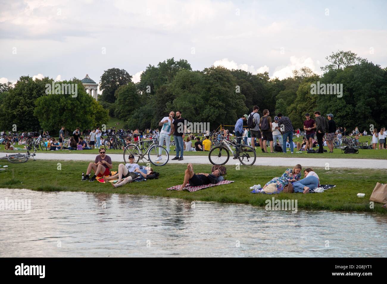 Der englische garten hires stock photography and images Alamy