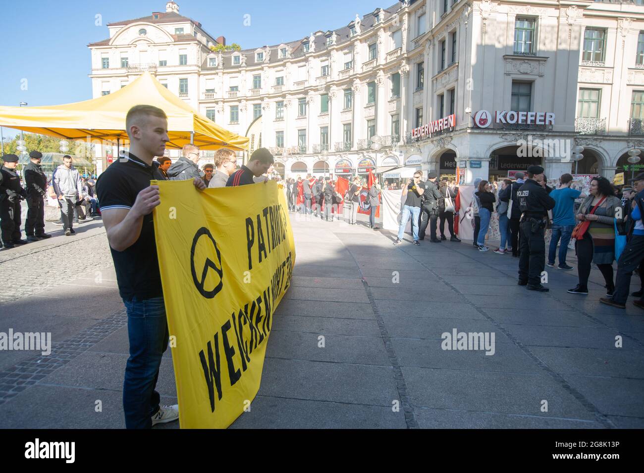 Munich, Germany. 26th Oct, 2019. General View. The extreme right Verfassungsschutz surveilled Identitaere Bewegung held a rally on 26. October 2016 in Munich. (Photo by Alexander Pohl/Sipa USA) Credit: Sipa USA/Alamy Live News Stock Photo