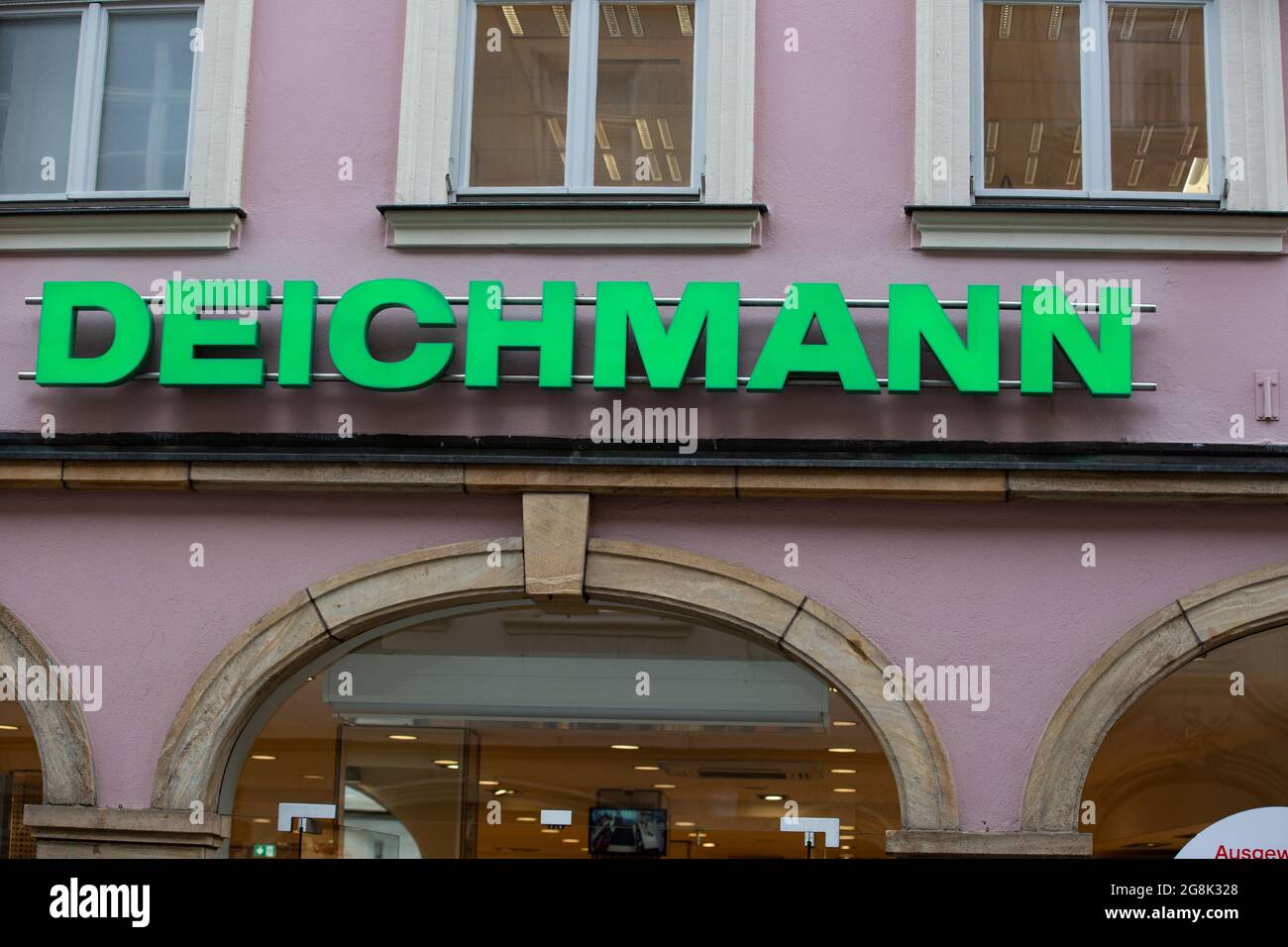 Deichmann Logo High Stock Photography and -