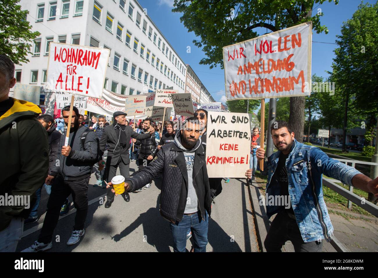 People asking for settlement. On 1.5.2019 a few thousands people demonstrated at the MayDay protest in Munich. (Photo by Alexander Pohl/Sipa USA) Stock Photo