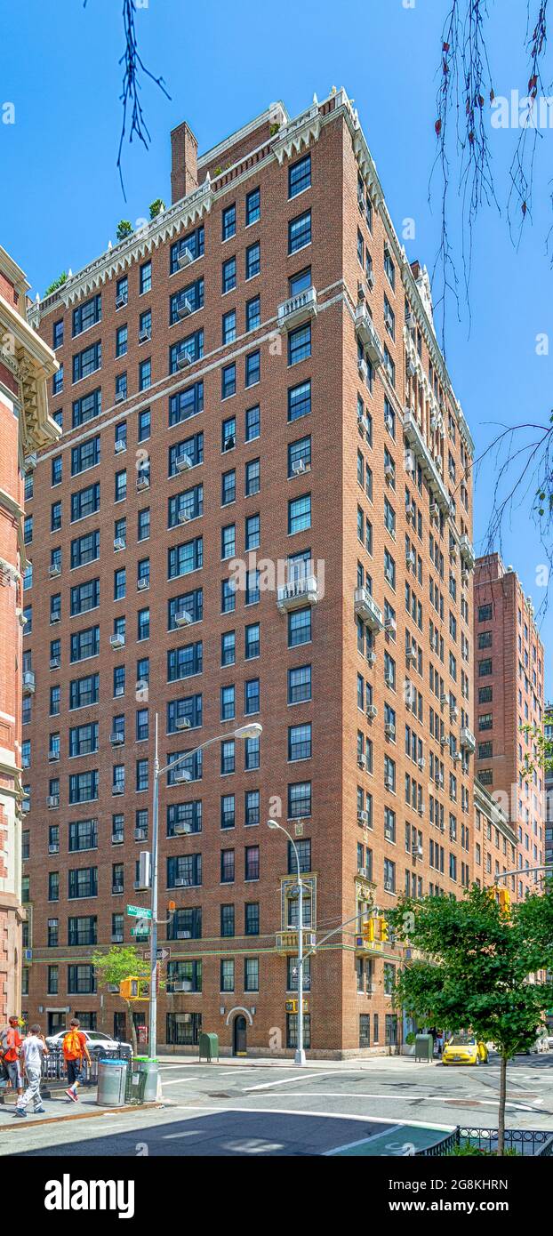 37 Washington Square West is a landmark apartment building designed by Gronenberg & Leuchtag and