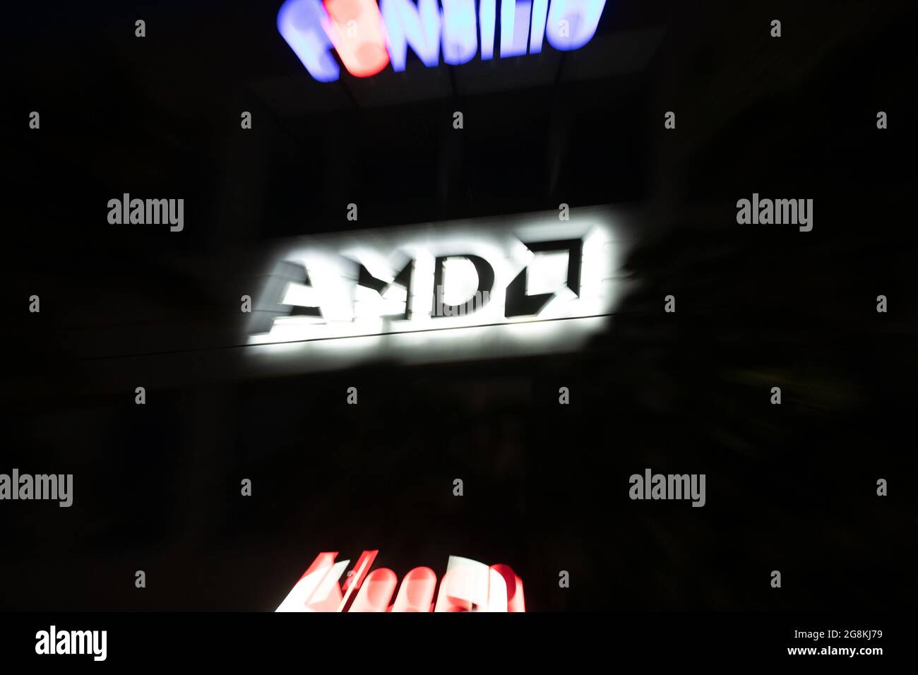 Gezoomtes Bild vom Logo des Chip-Entwickler Advanced Micro Devices ...