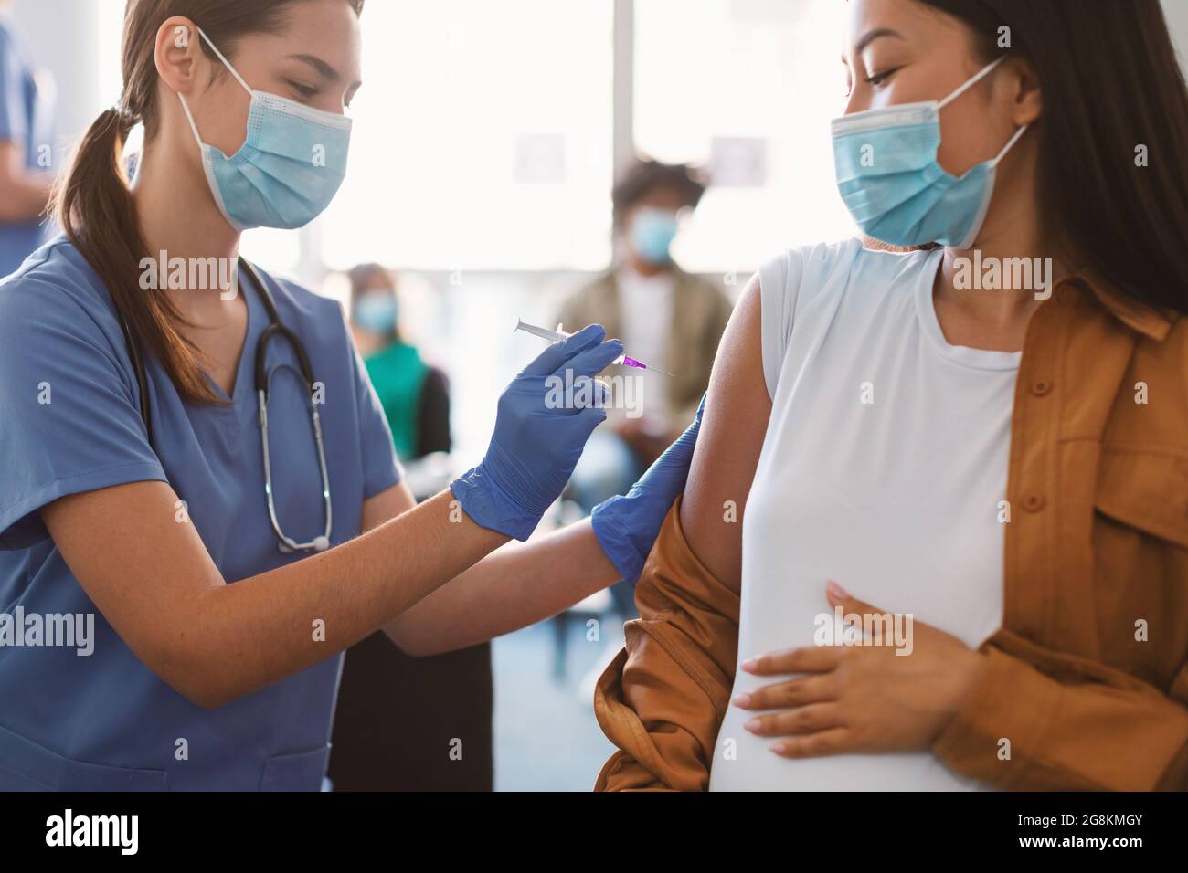 Pregnant woman injection hi-res stock photography and images - Alamy
