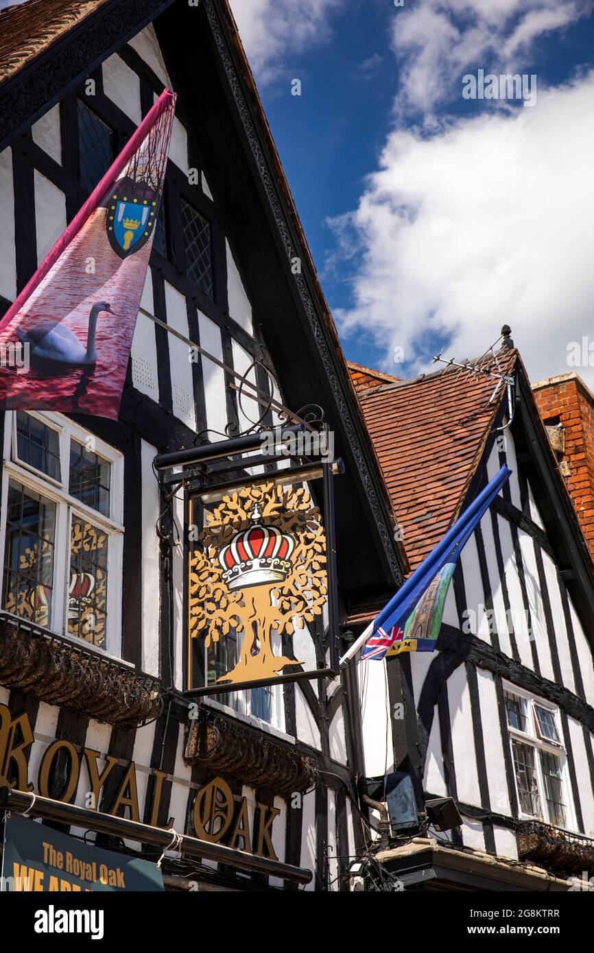 UK, England, Worcestershire, Evesham, Vine Street, Royal Oak Pub