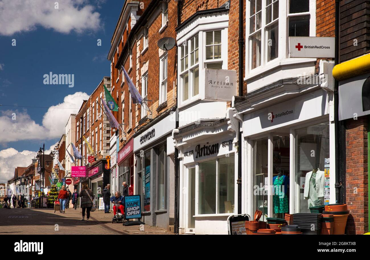 UK, England, Worcestershire, Evesham, Bridge Street, shops Stock Photo