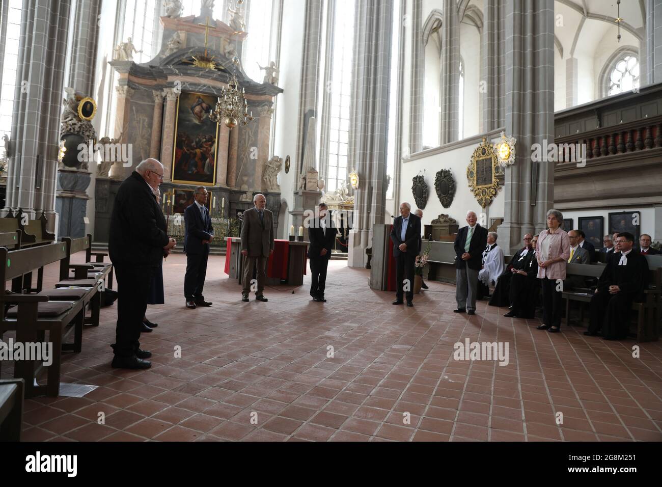 Festgottesdienst der Gemeinschaft evangelischer Schlesier und Ehrung mit der Goldenen Ehrennadel in der Görlitzer Stadtpfarrkirche St. Peter und Paul. Stock Photo