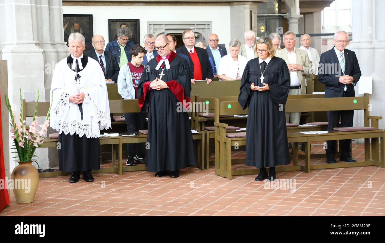 Festgottesdienst der Gemeinschaft evangelischer Schlesier und Ehrung mit der Goldenen Ehrennadel in der Görlitzer Stadtpfarrkirche St. Peter und Paul. Stock Photo