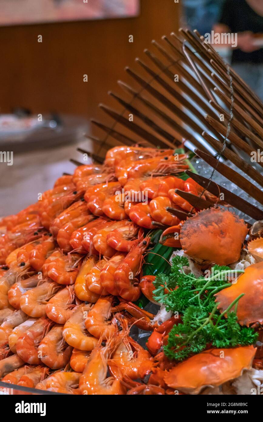 Cooked shrimps and crabs in the buffet luxury hotel Stock Photo