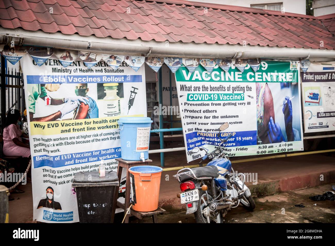 Freetown, Sierra Leone. 22nd July, 2021. Connaught Hospital in central Freetown offers both Ebola and COVID-19 vaccines. Sierra Leone is currently experiencing a third wave of coronavirus cases. Credit: SOPA Images Limited/Alamy Live News Stock Photo