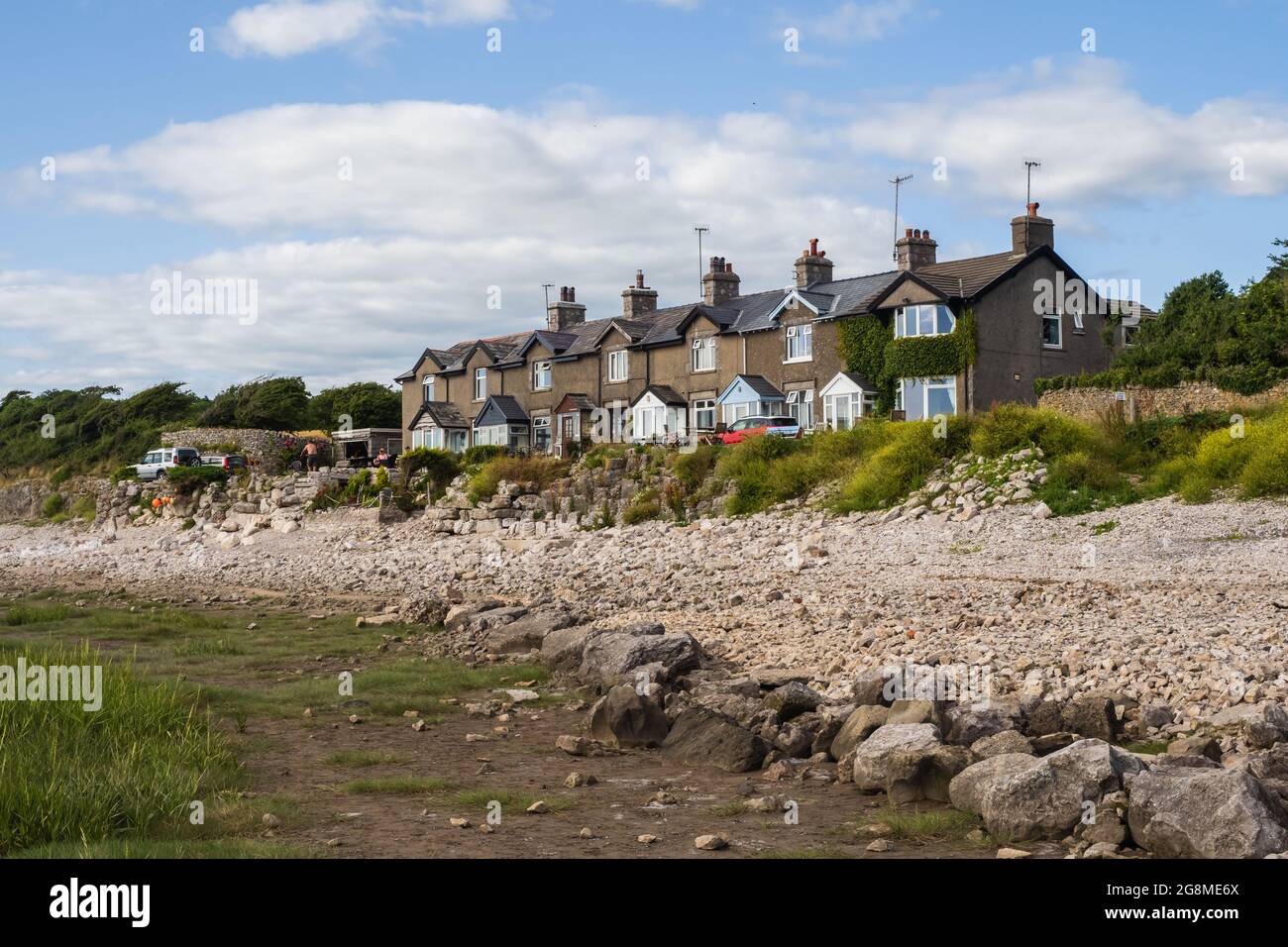 16.07.21 Silverdale, Lancashire, UK A row of cottages on Shore Rd next to the beach on the Lancashire Coastal Way walk Stock Photo