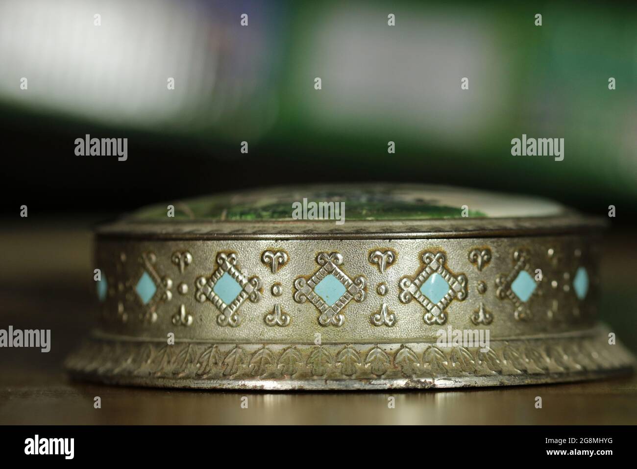 Antique silver powder box Stock Photo Alamy