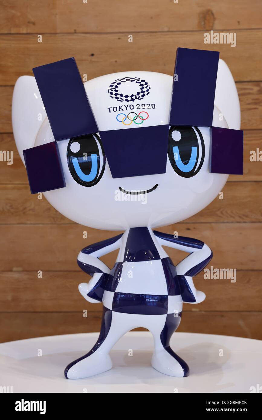 Tokyo Olympics 2020 Olympic Mascot MIRAITOWA Face Towel 01 JAPAN 