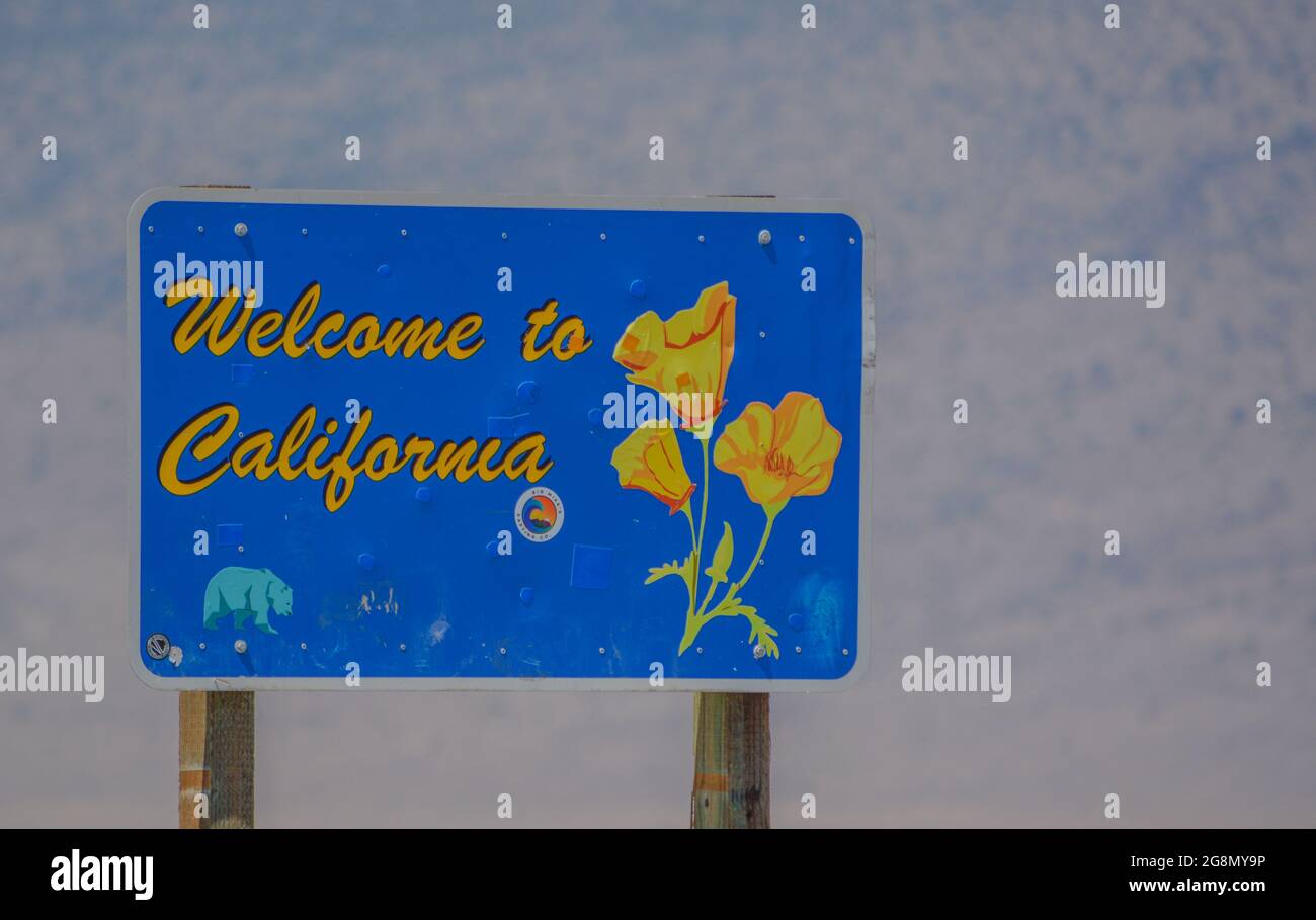 to California Border Sign Stock Photo Alamy