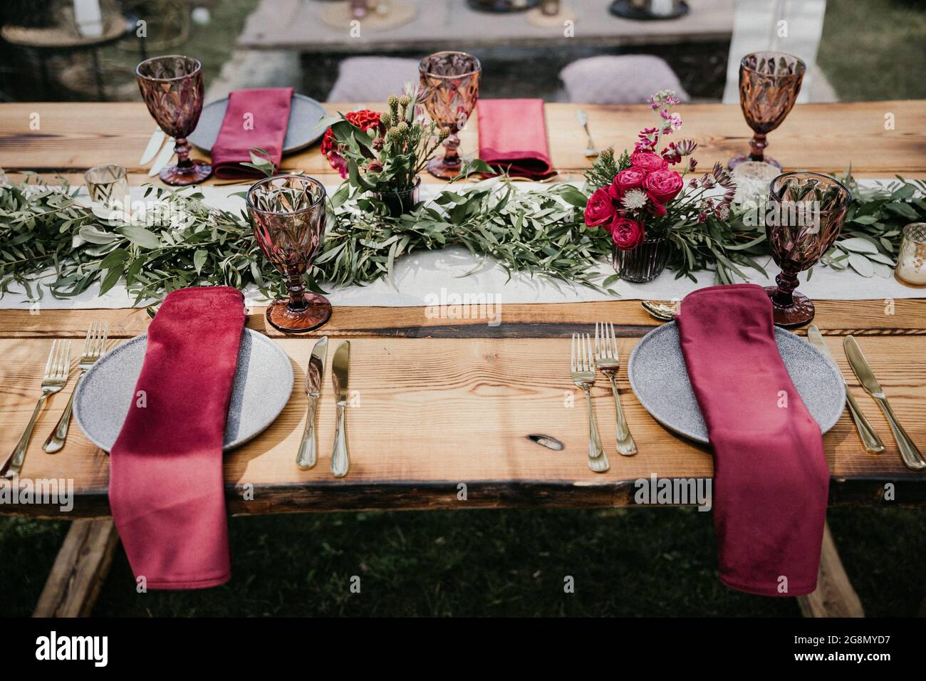 Romantic table setting rose petals hi-res stock photography and images -  Page 2 - Alamy