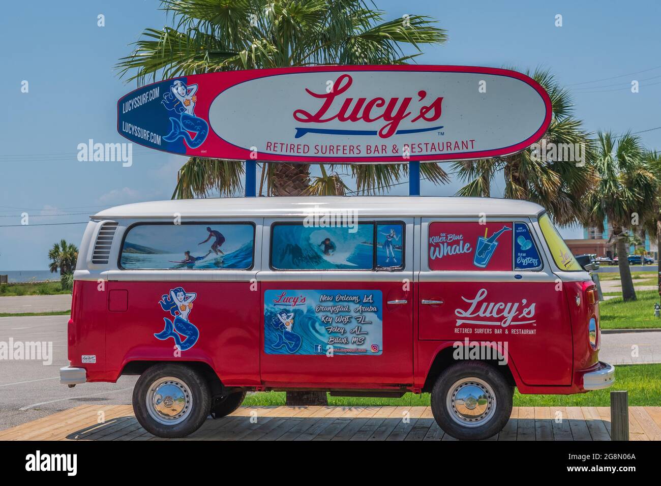 Lucy's Retired Surfers Bar and Restaurant in Biloxi, Mississippi, USA Stock Photo