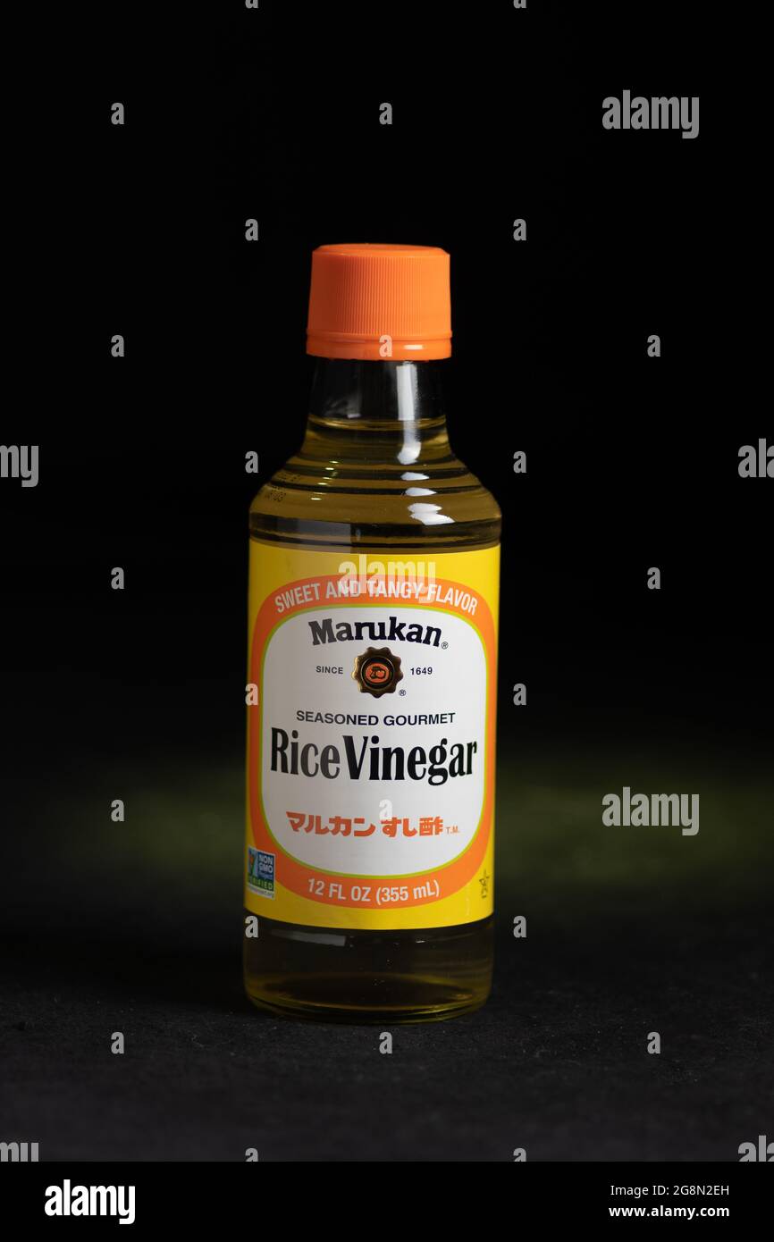 Vinegar bottle label hires stock photography and images Alamy