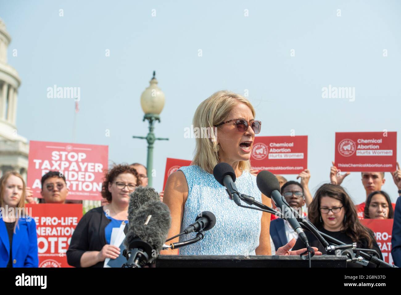 United states representative mary e miller republican of illinois hi