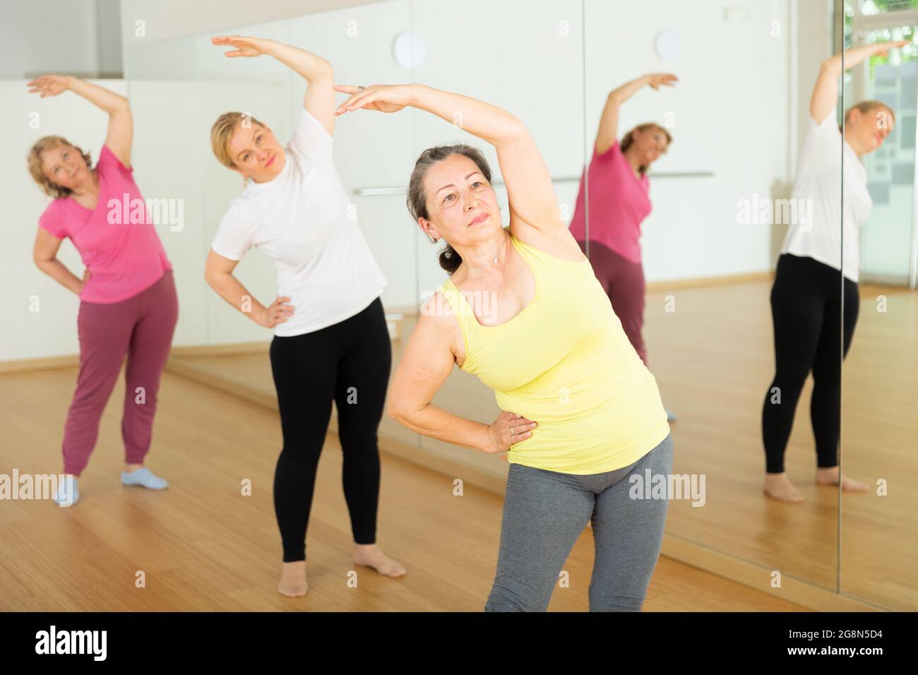 mture woman sport group 