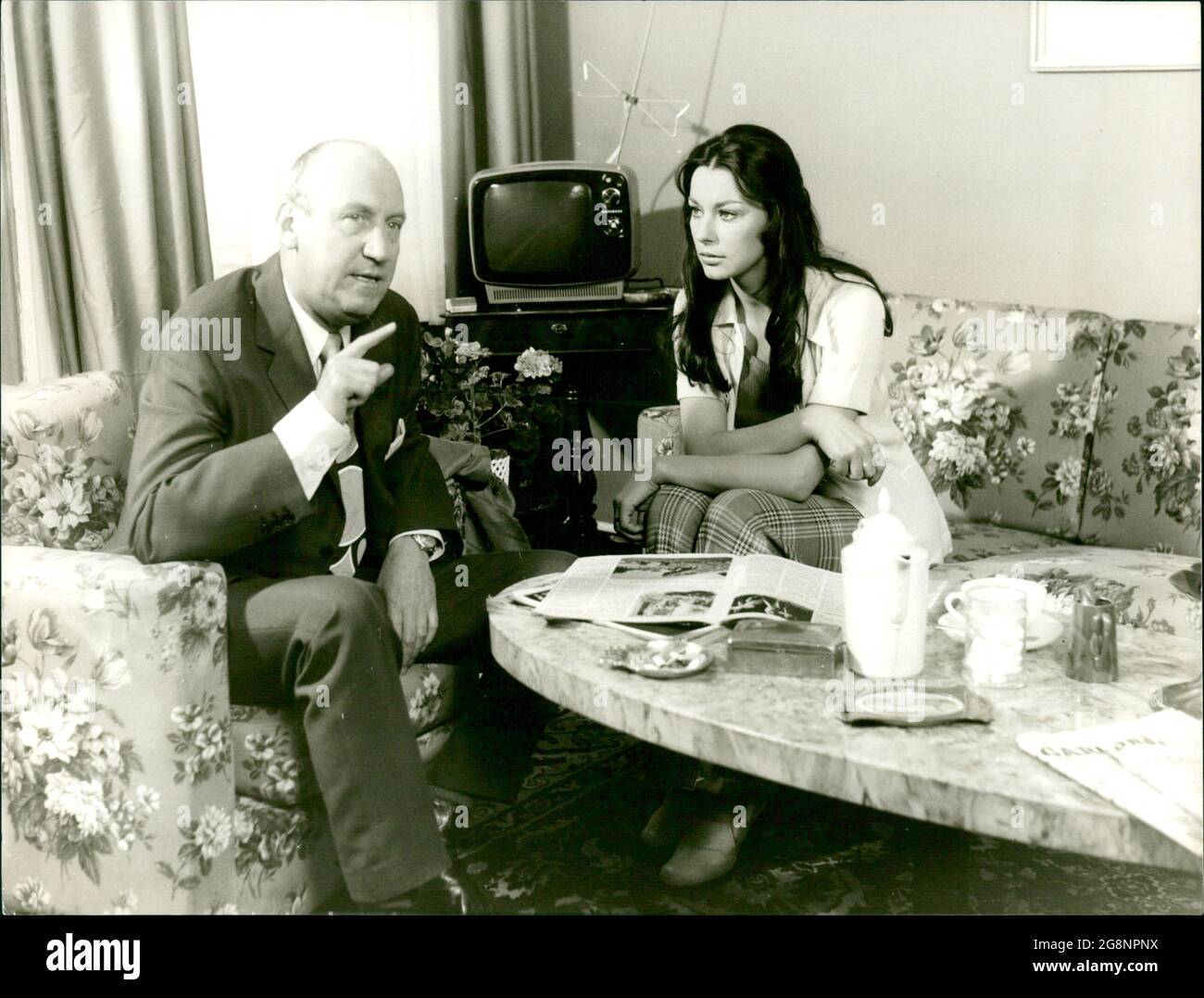 Die Schauspieler Karl Lieffen und Evelyn Opela in einer Filmszene der