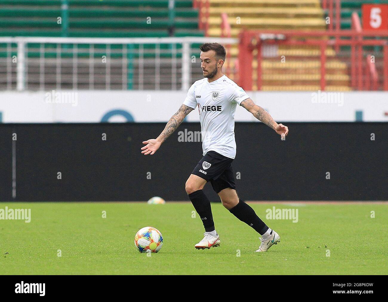 firo: 21.07.2021, Fuvuball, 4th division, Regionalliga West, season 2021/2022, test match, friendly match SC Preuvuen, Preussen Mvºnster - Werder Bremen II, 2, two Joshua Holtby, individual action Stock Photo