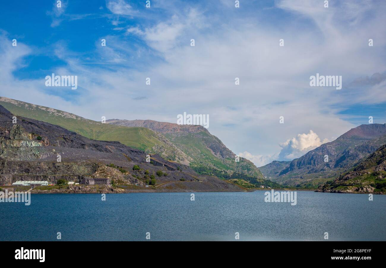 Llyn Peris and the disused Dinorwic slate quarry with the Llanberis Pass in the distance, Gwynedd, North Wales Stock Photo