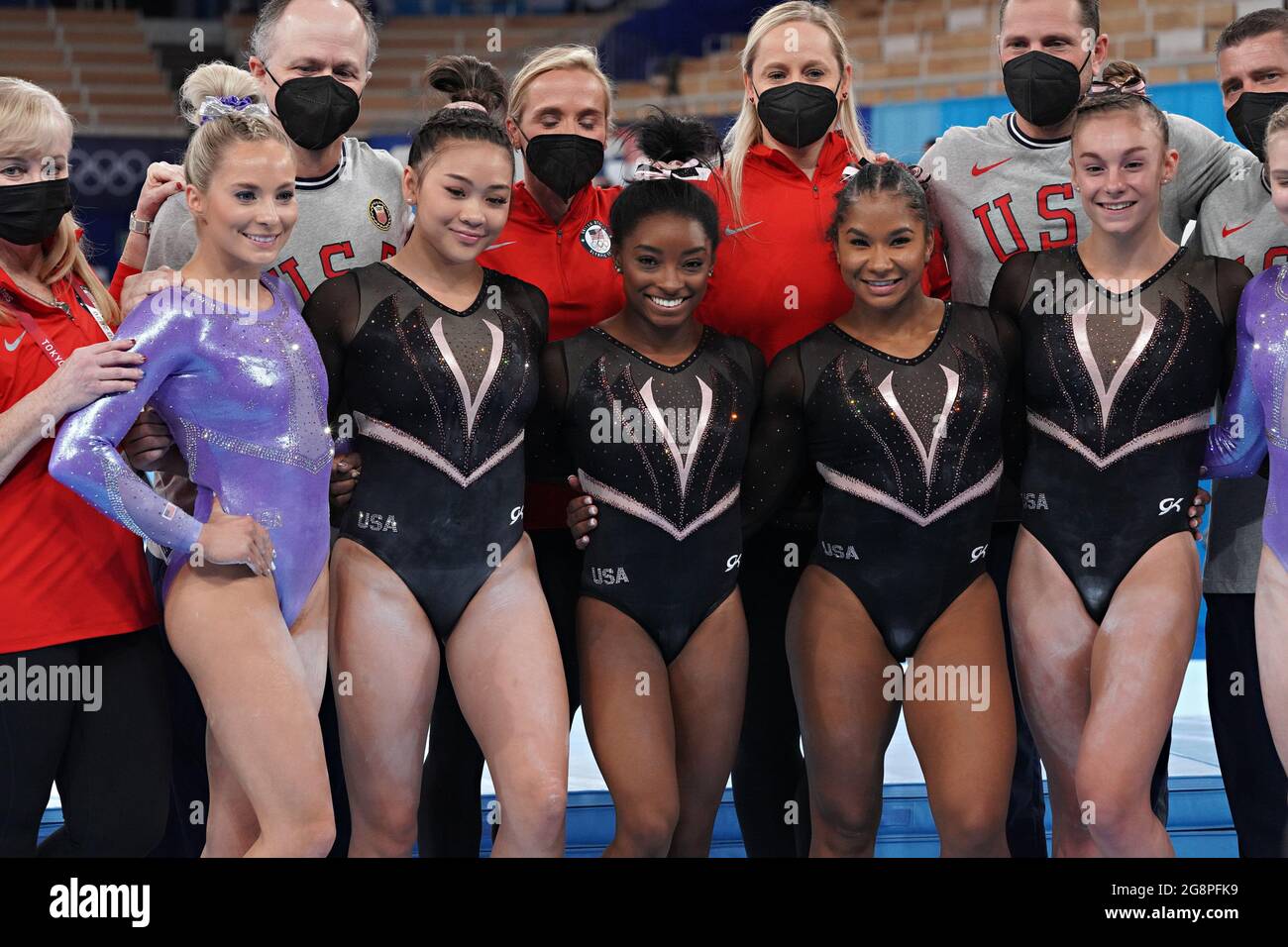 Tokyo, Japan. 22nd July, 2021. United States Artistic Gymnasts Simone Biles, center, poses for a group photo after their practice session at Ariake Gymnastics Centre before the start of the Tokyo Olympic Games in Tokyo, Japan, on Thursday July 22, 2021. Standing from left to right are: Mykayla Skinner, Sunisa Lee, Simone Biles, Jordan Chiles, Grace McCallum and Jade Carey. Photo by Richard Ellis/UPI. Credit: UPI/Alamy Live News Stock Photo