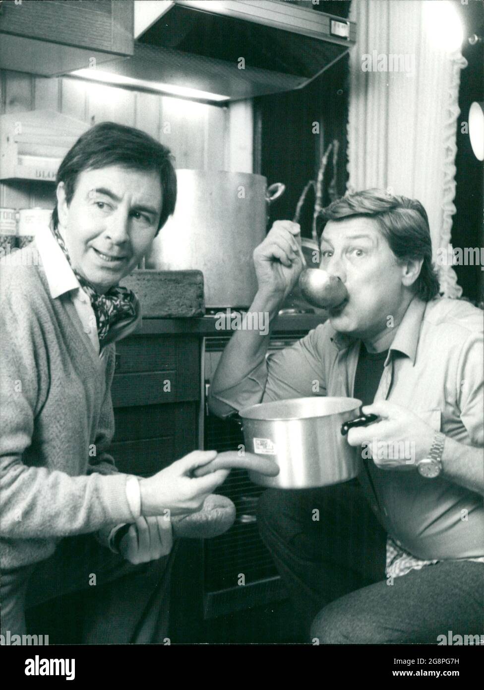 Die Junggesellen Rudi (Günter Pfitzmann) und Walter (Walter Hoor