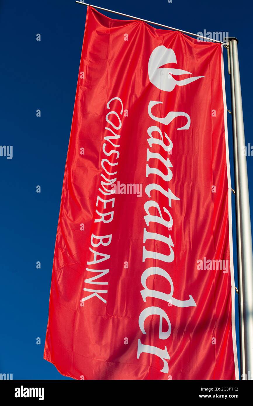 Die Santander Consumer Bank AG ist ein deutsches Kreditinstitut in der Rechtsform einer Aktiengesellschaft mit Unternehmenszentrale in Mönchengladbach. Sie ist eine hundertprozentige Tochter der spanischen Banco Santander S.A. (Photo by Alexander Pohl/Sipa USA) Stock Photo