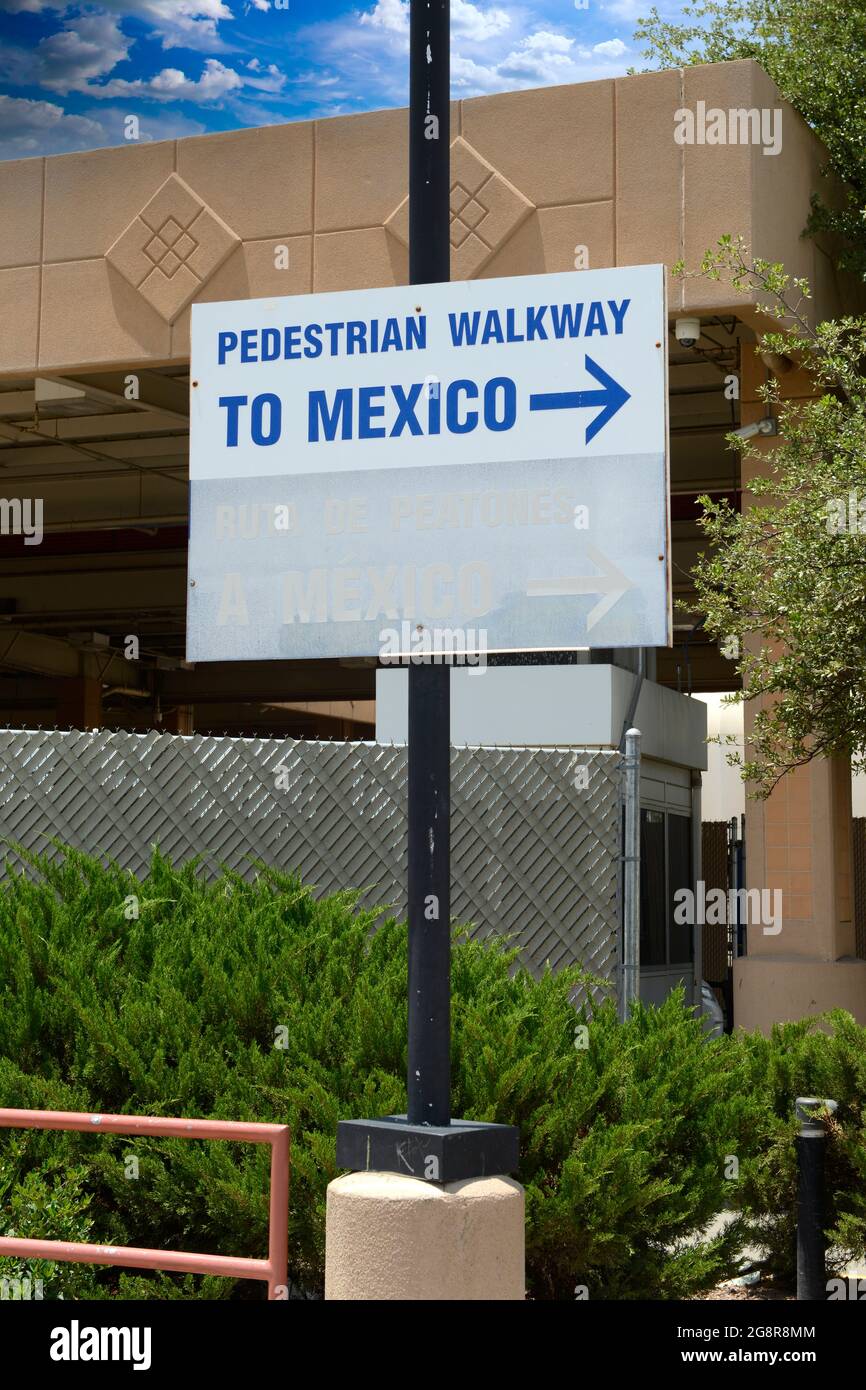 Pedestrian Walkway to Mexico directions sign in Douglas AZ Stock Photo