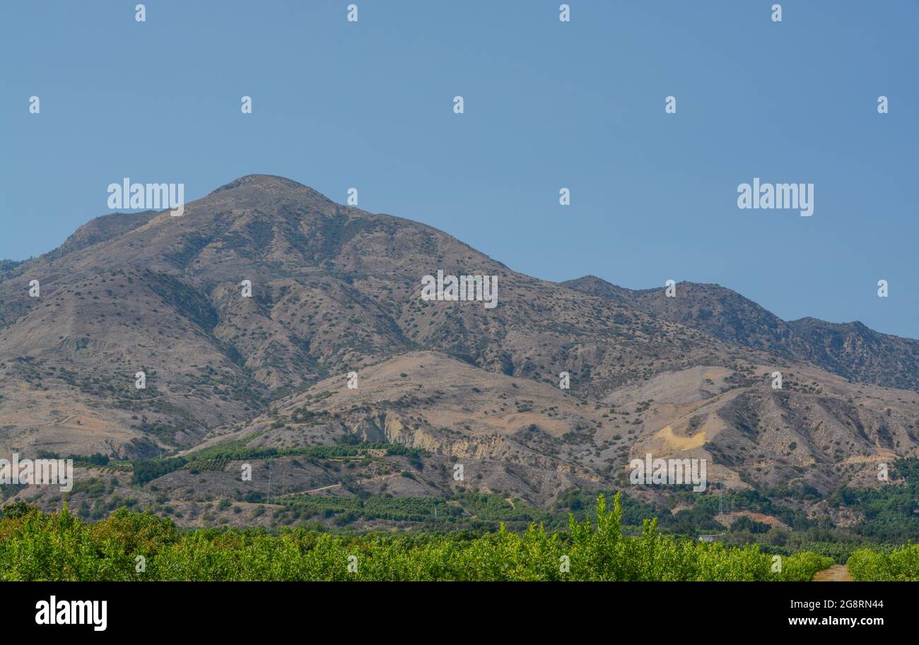 Mountain view in Santa Clara River Valley. Agricultural area in ...