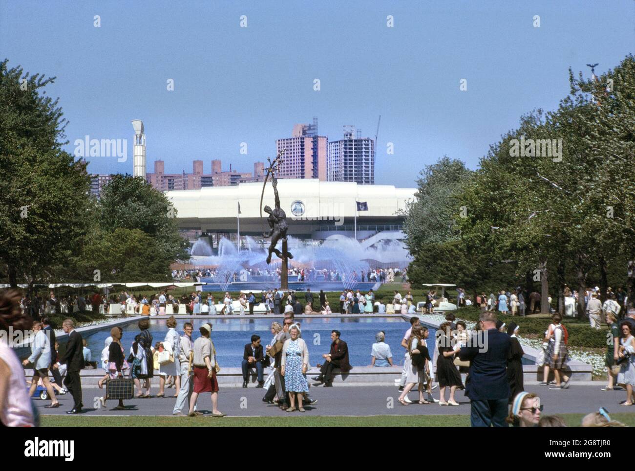 Crowd Scene, World's Fair, Flushing Meadows-Corona Park, Queens, New York, USA, Bernard Gotfryd, 1964 Stock Photo