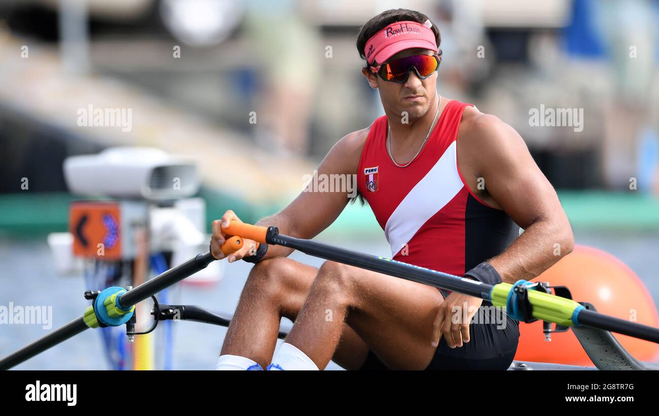 Rowing m hi-res stock photography and images - Page 12 - Alamy
