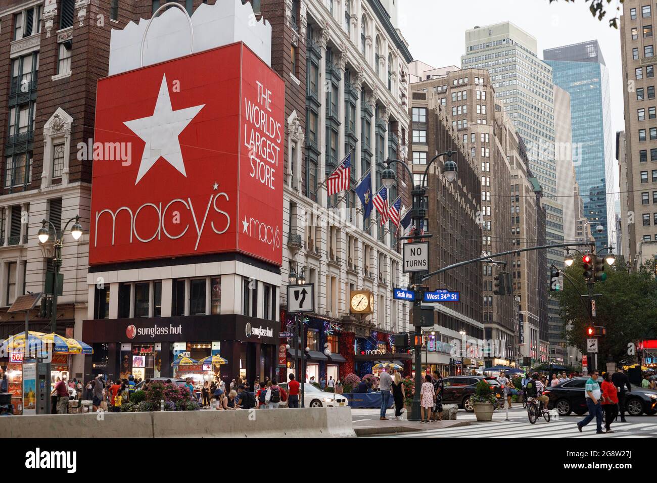 Macys website hi-res stock photography and images - Alamy