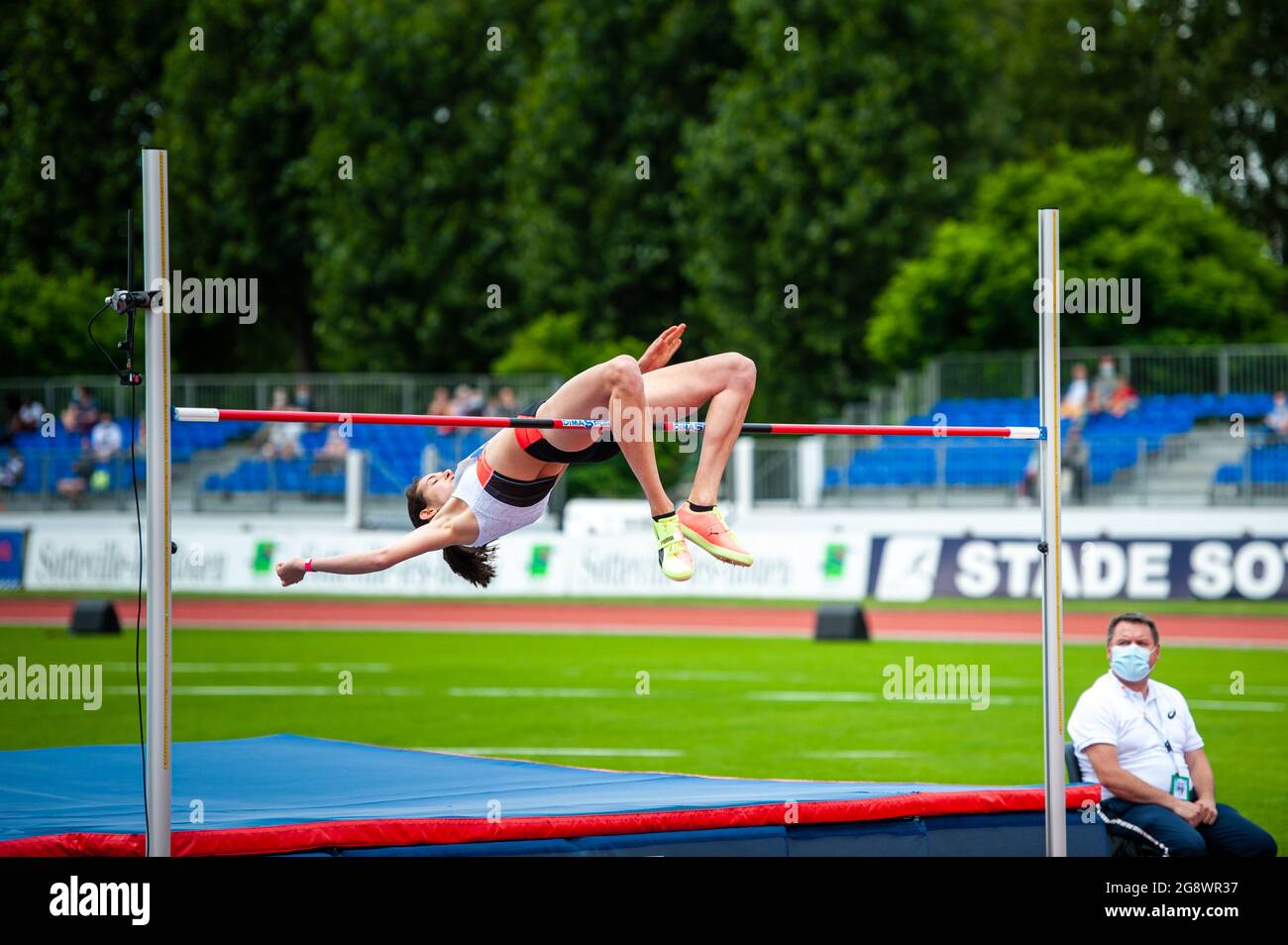 solene-gicquel-high-jump-hi-res-stock-photography-and-images-alamy