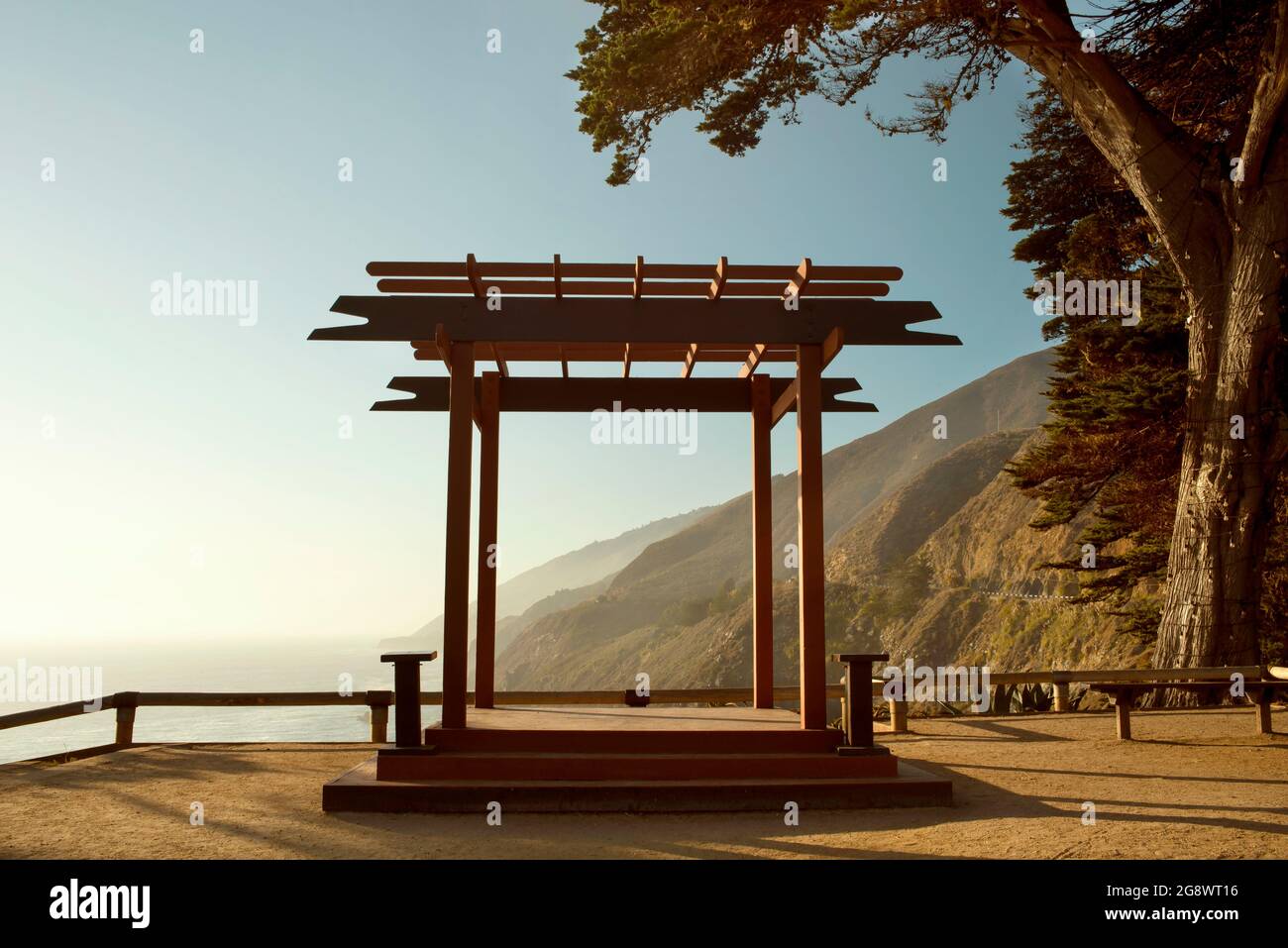 Gateway to Big Sur. Pergola with scenic coastal views along Highway 1. Ragged Point, California, USA. Sep 2019 Stock Photo