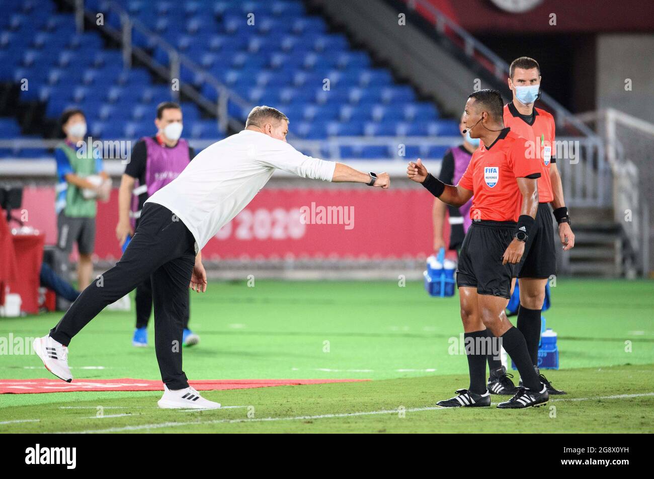 Coach Stefan Kuntz Ger Claps Referee Ivan Barton El Salvador Soccer Preliminary Round Of Men Group D Brazil Bra Germany Ger On July 22nd 21 In Yokohama Olympic Summer Games