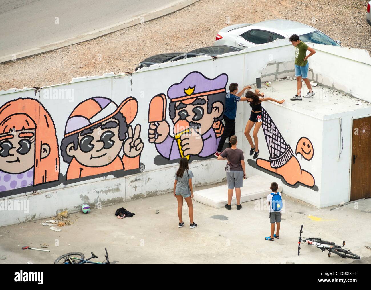 Graffiti kids hi-res stock photography and images - Alamy