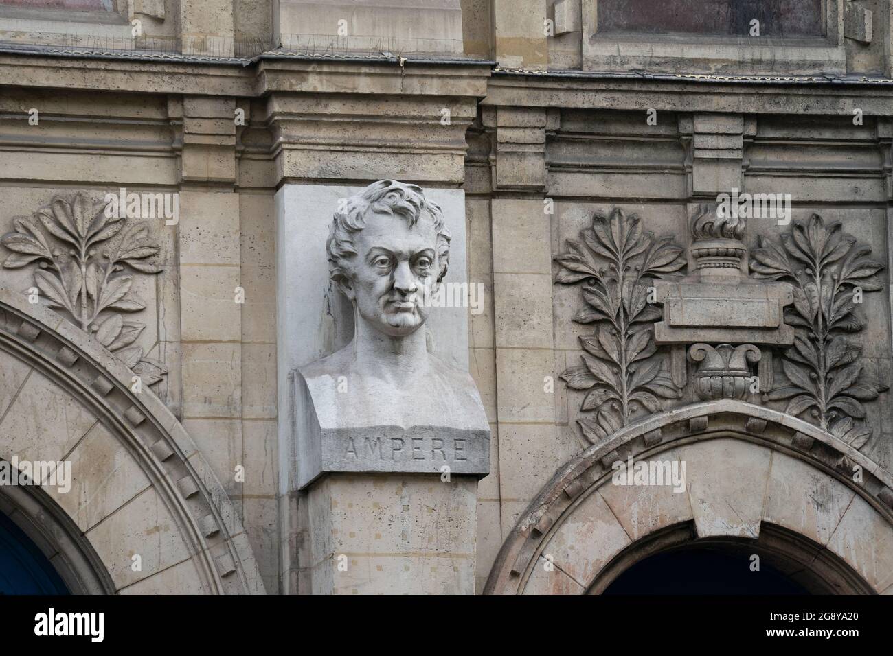 School building paris hi-res stock photography and images - Alamy