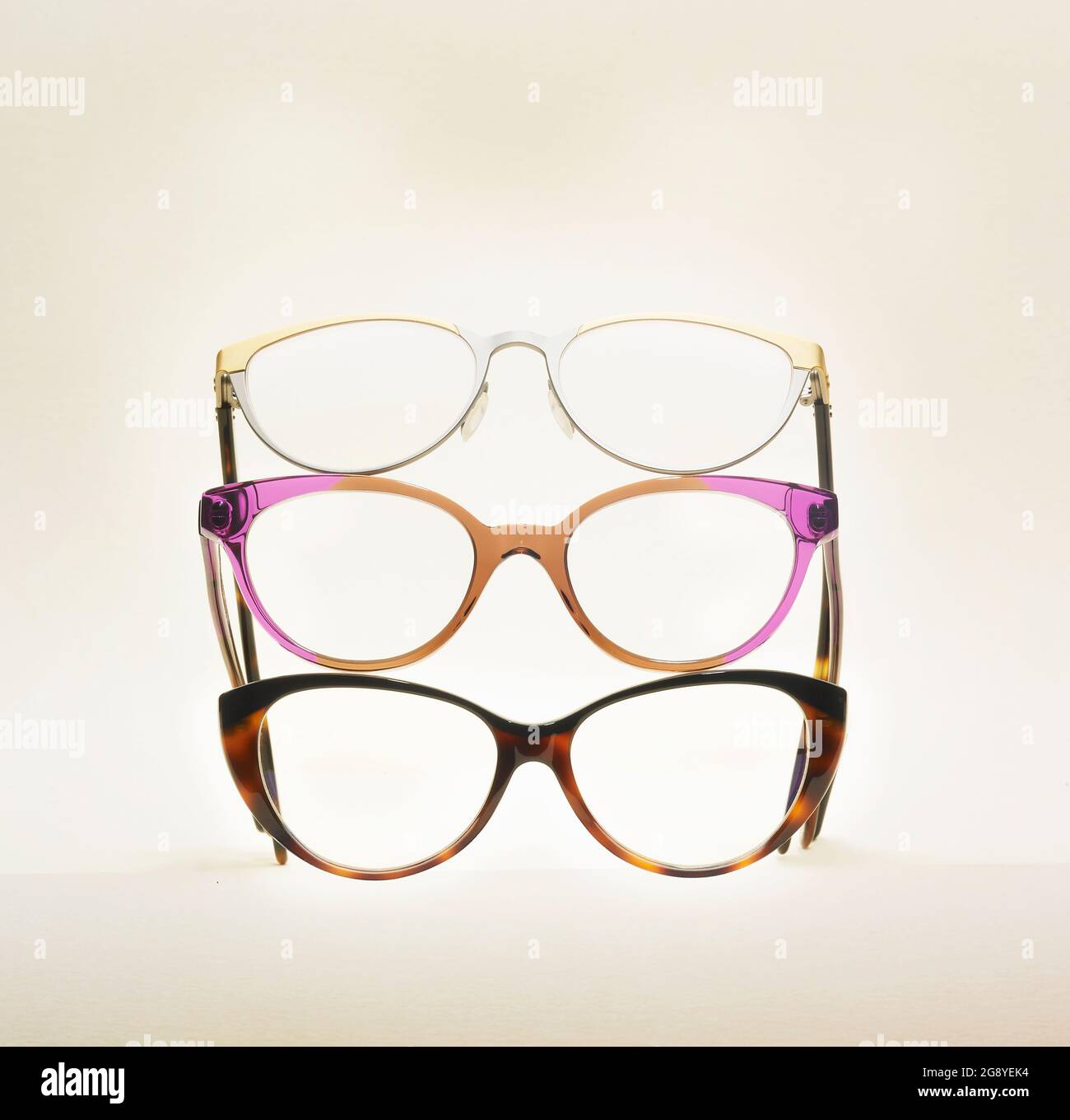 Tom davies glasses hires stock photography and images Alamy