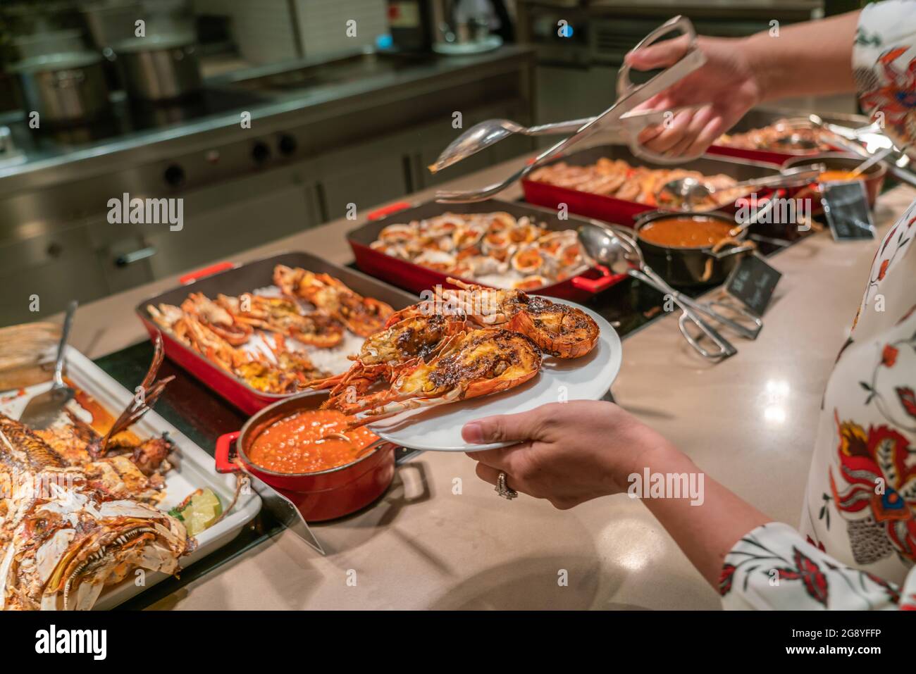 Banquet cuisine lobster seafood hi-res stock photography and images - Alamy