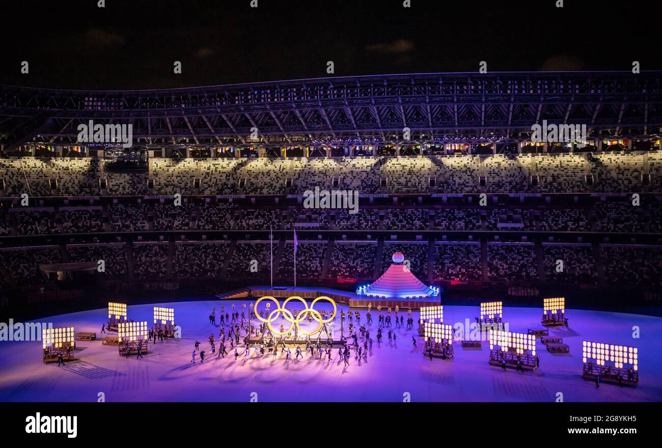 Olympic cauldron lighting hi-res stock photography and images - Alamy