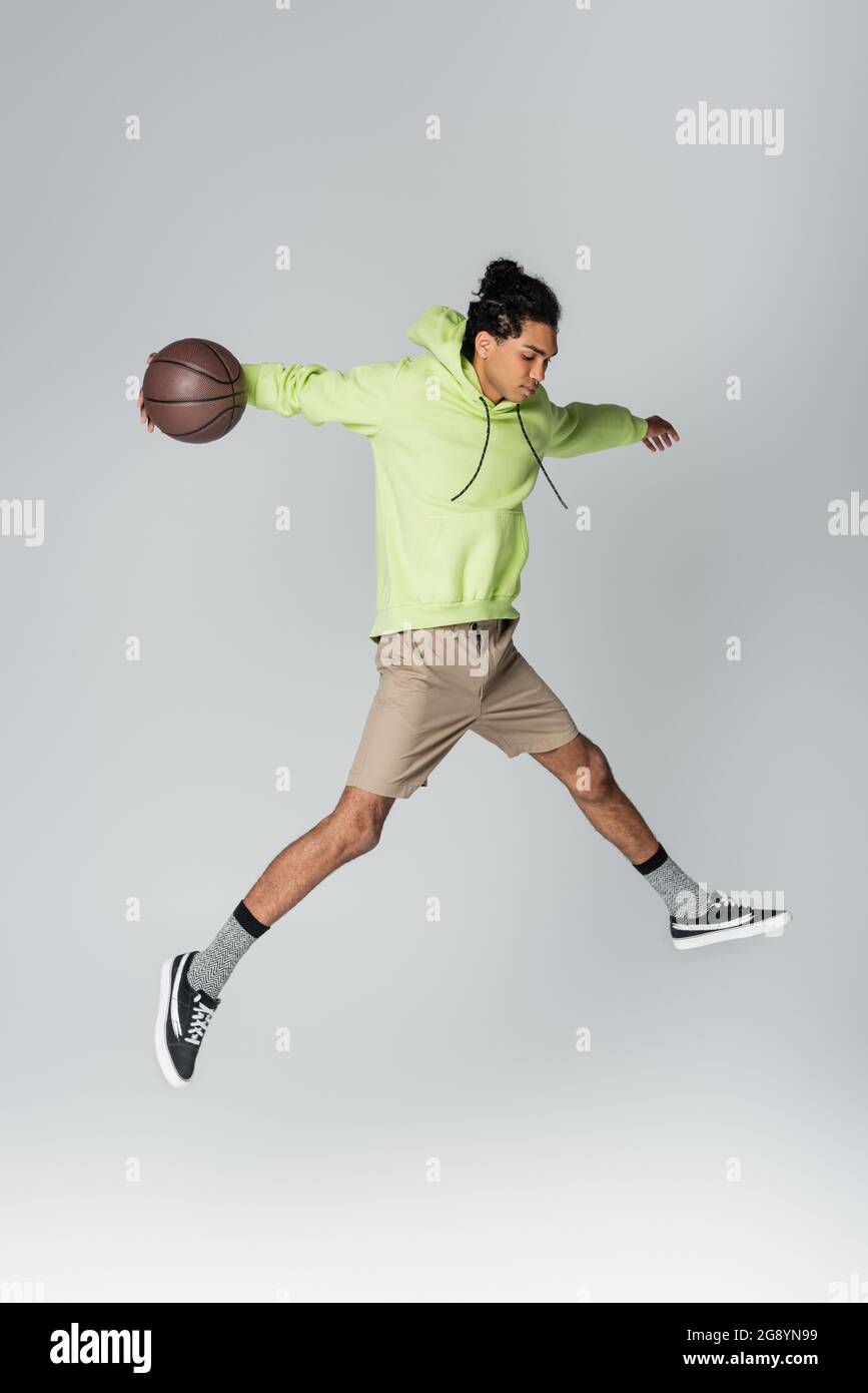 42 Ilustrações de Short Guy Basketball Clip Art - Getty Images