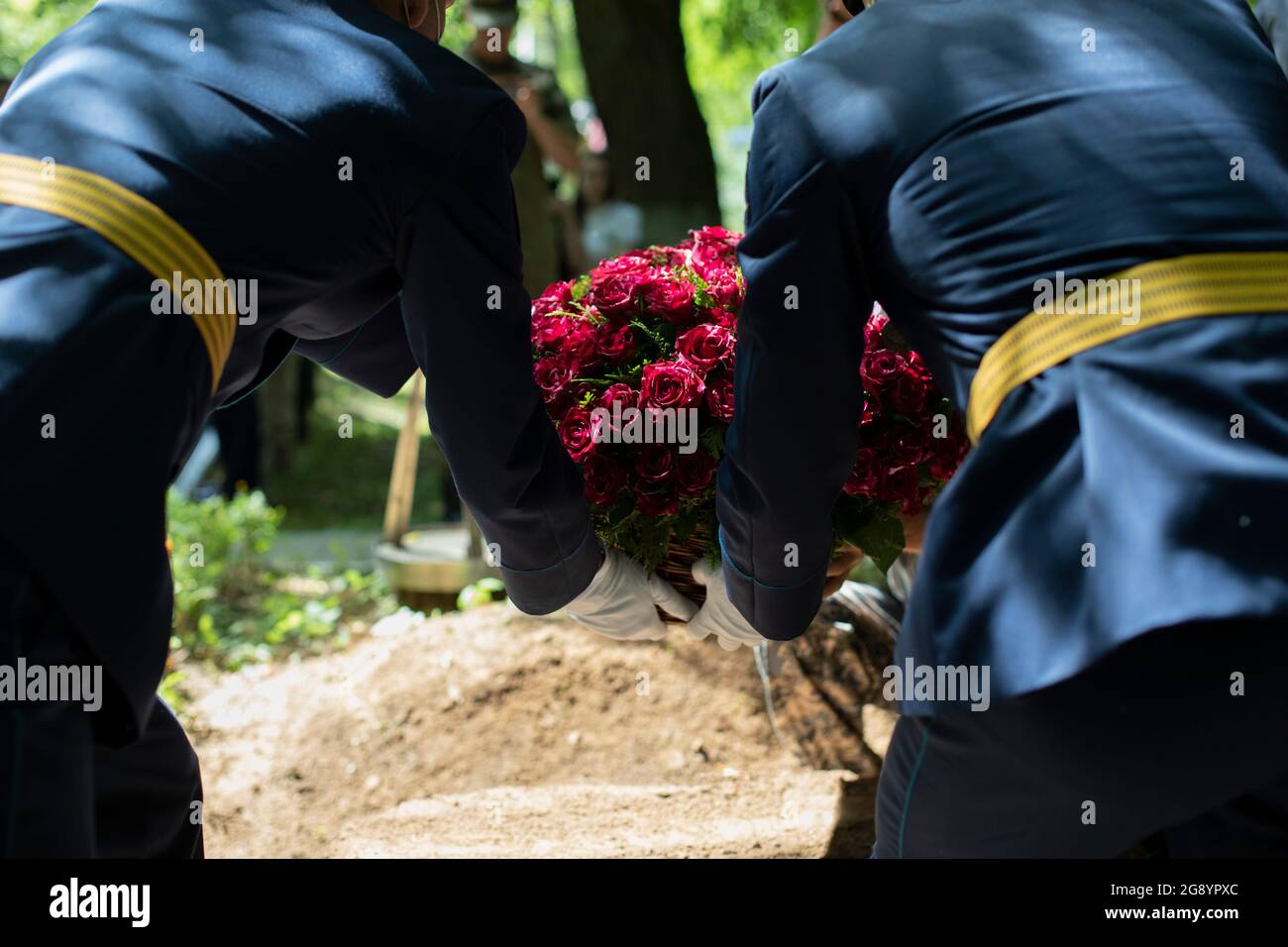 Put flowers hires stock photography and images Alamy